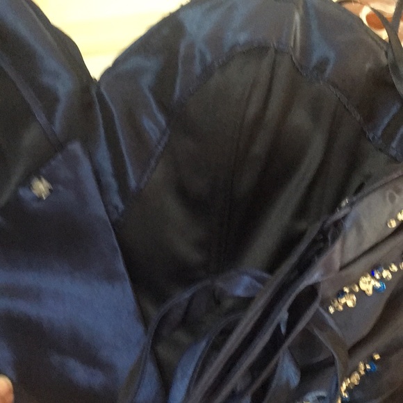 Beautiful prom gown - Picture 11 of 16